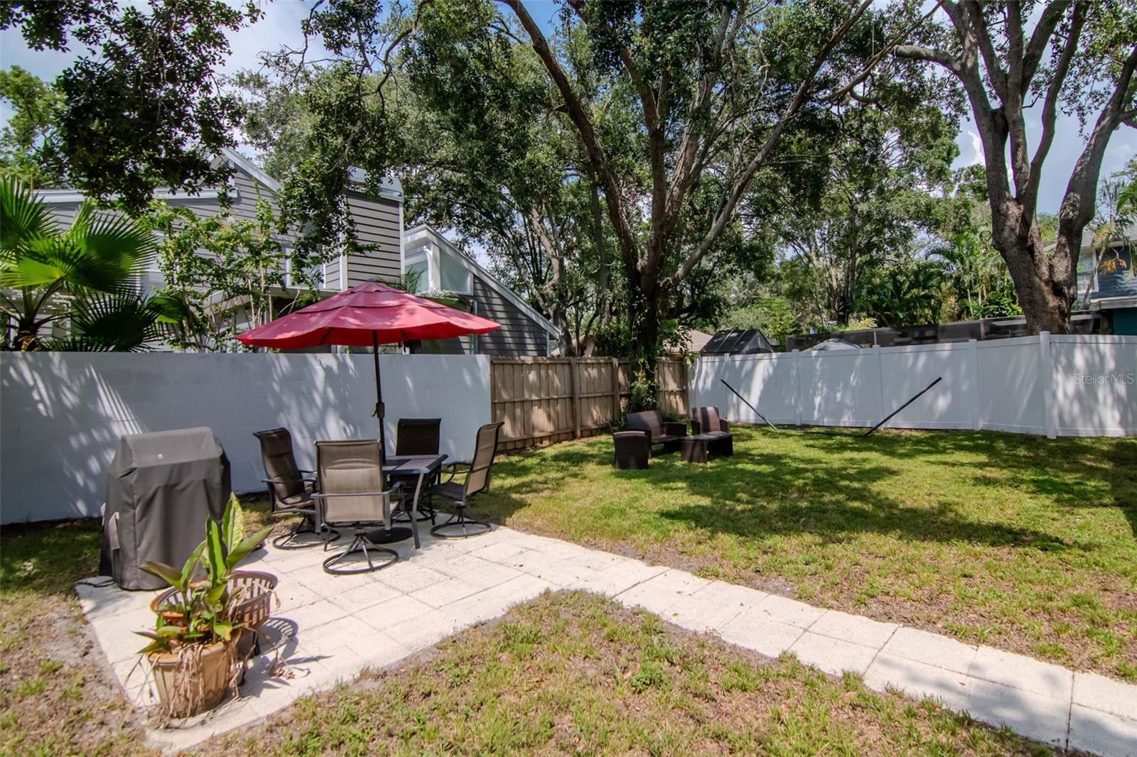 Image 25 of 30 For 3323 Villa Rosa Street