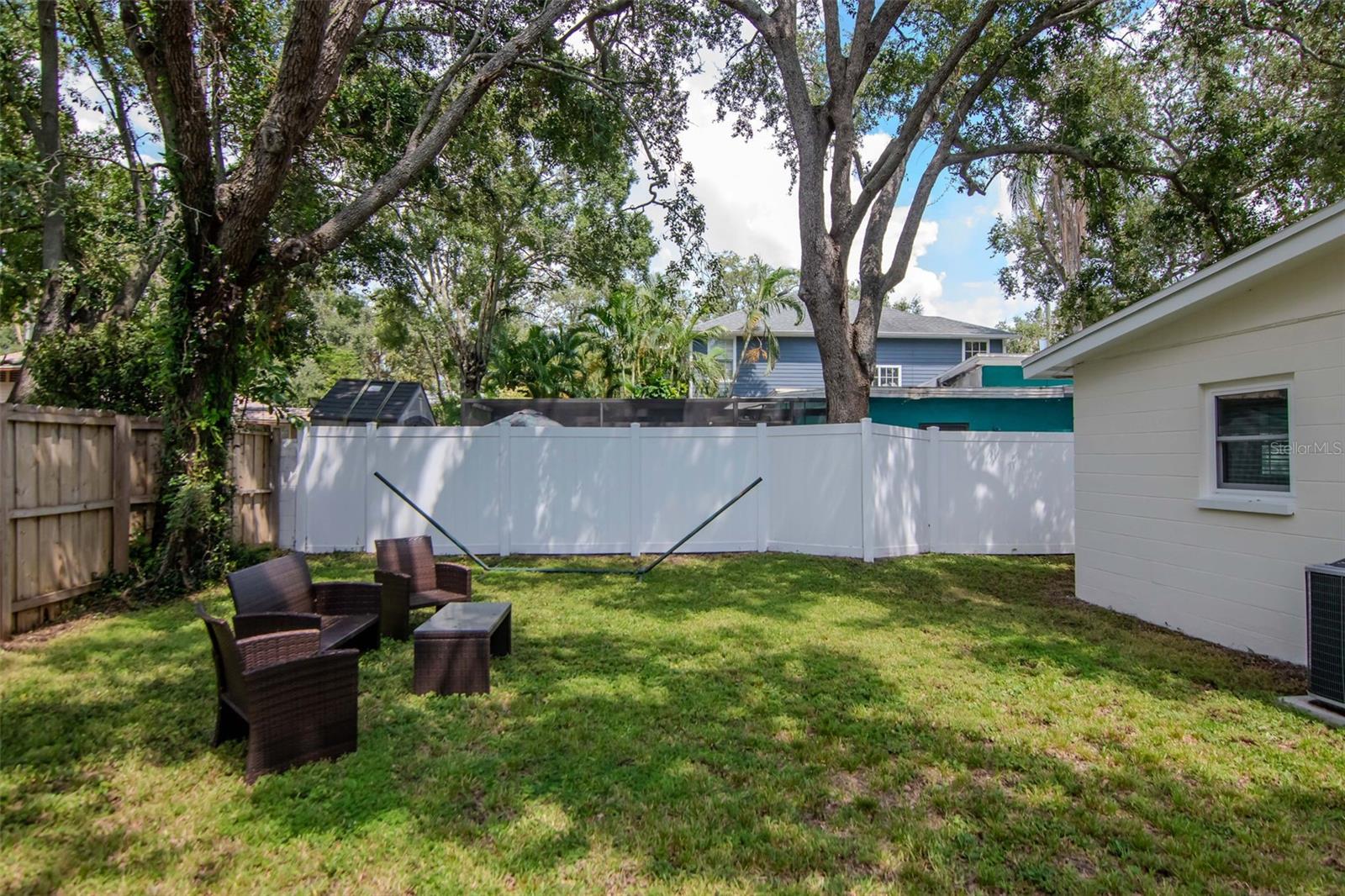 Image 27 of 30 For 3323 Villa Rosa Street