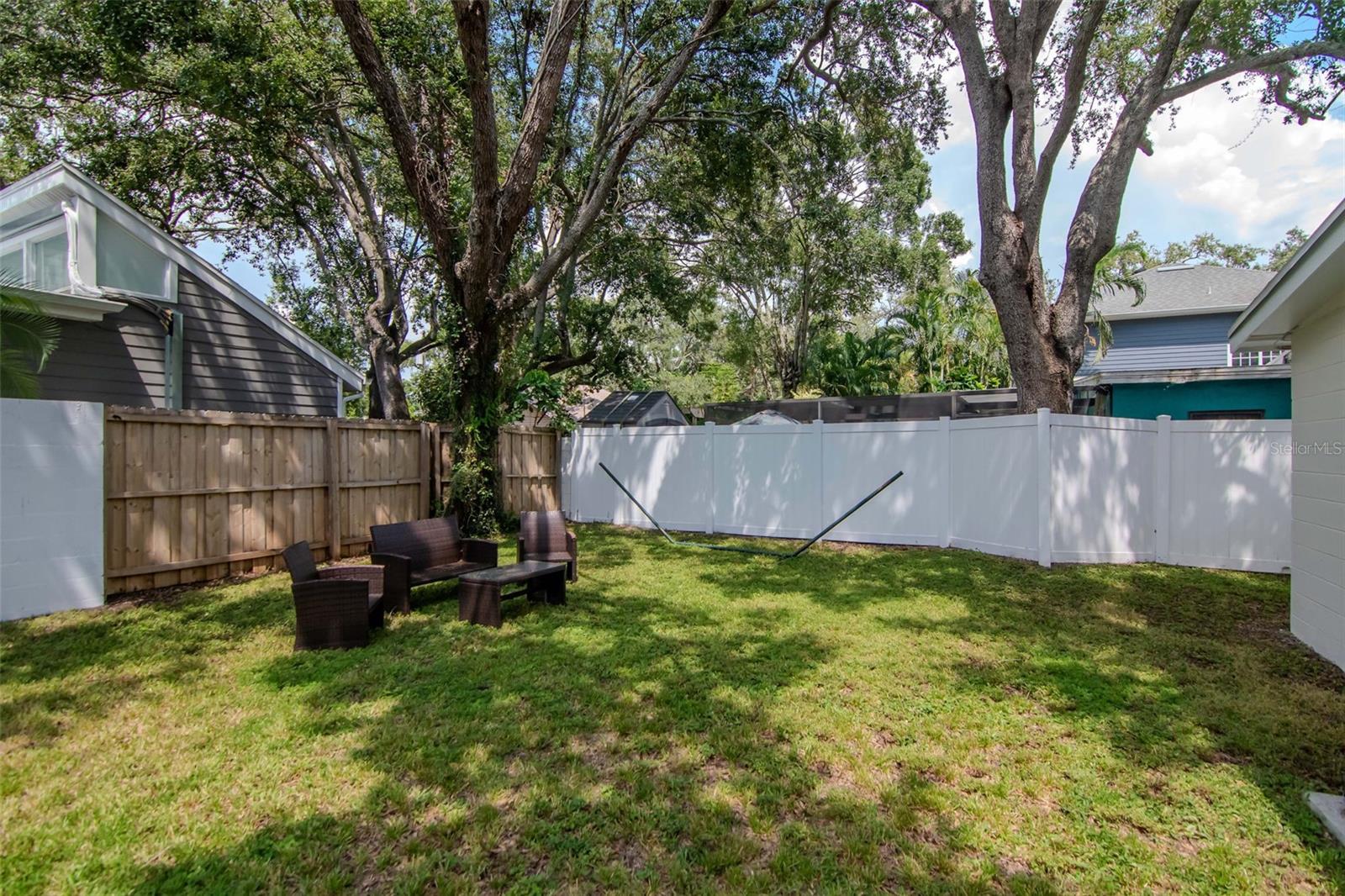 Image 28 of 30 For 3323 Villa Rosa Street