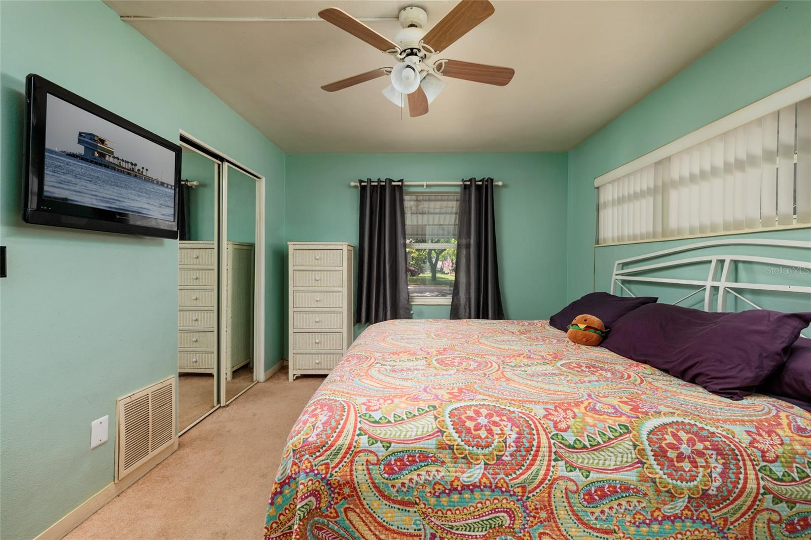 Image 15 of 34 For 600 55th Street N