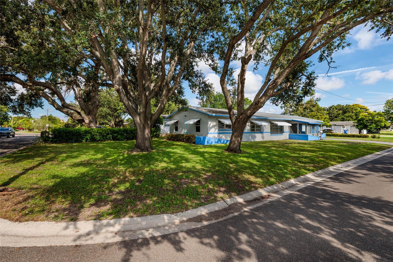 Image 19 of 34 For 600 55th Street N