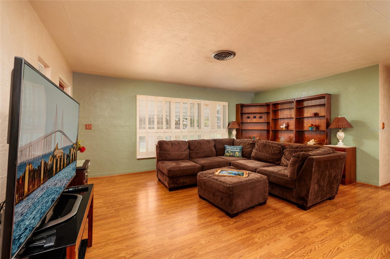Image 3 of 34 For 600 55th Street N