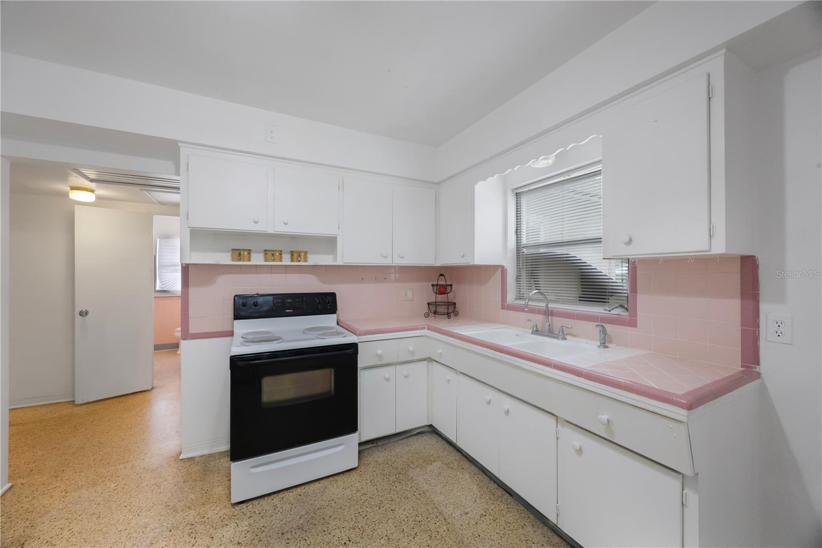 Image 15 of 39 For 3028 40th Avenue S