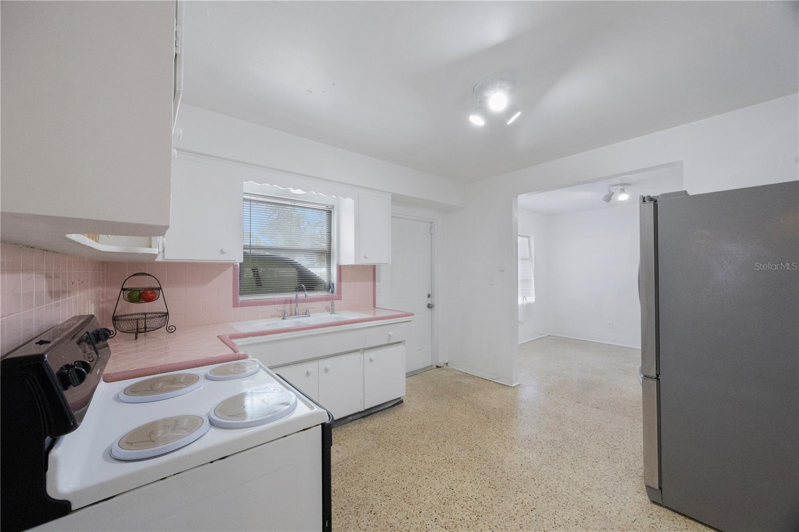 Image 16 of 39 For 3028 40th Avenue S