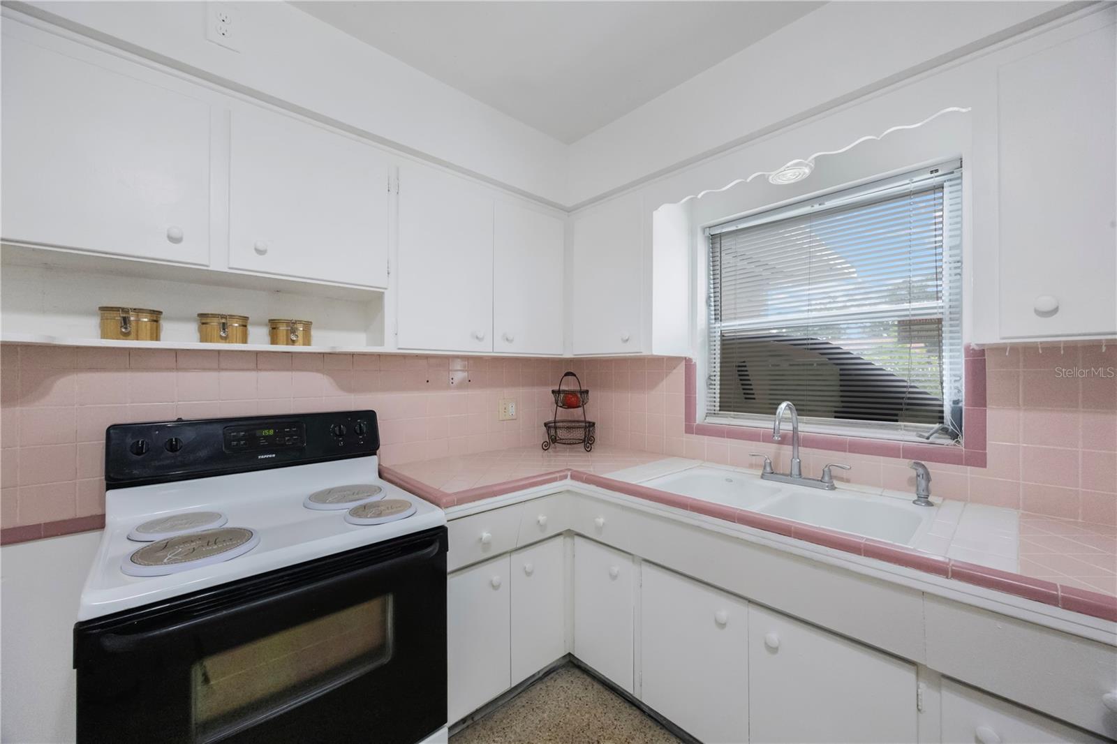 Image 17 of 39 For 3028 40th Avenue S