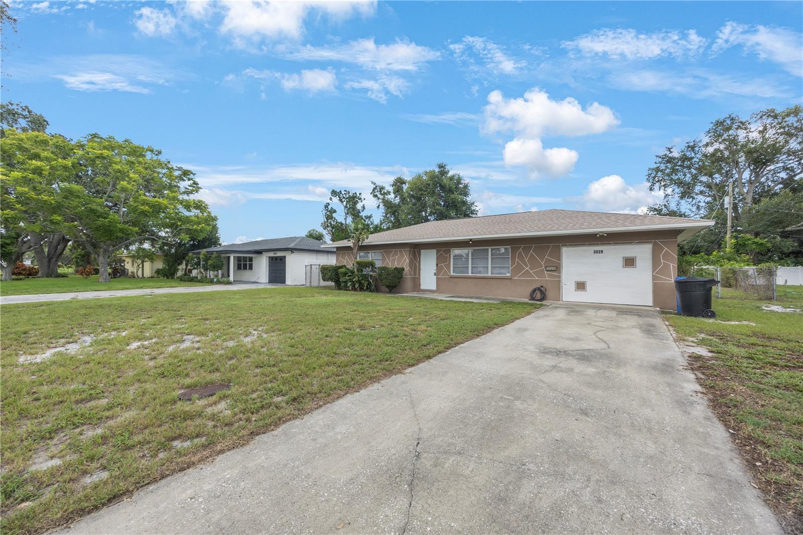 Image 2 of 39 For 3028 40th Avenue S