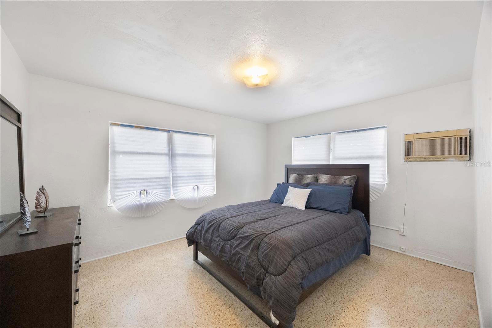Image 23 of 39 For 3028 40th Avenue S