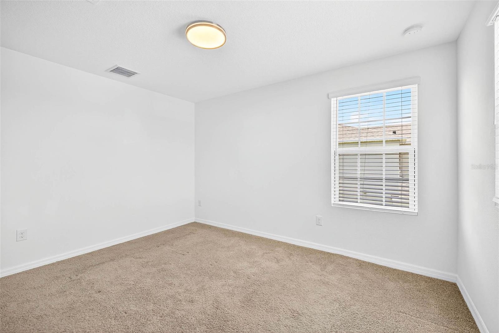 Image 20 of 50 For 6329 Springmont Loop