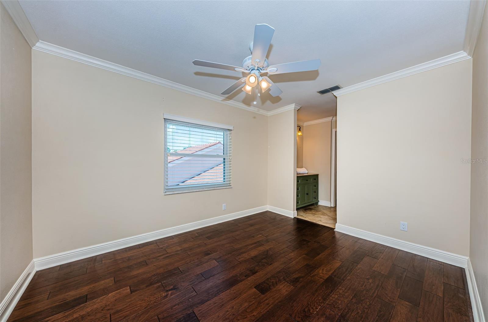 Image 42 of 61 For 4916 Milano Court Ne