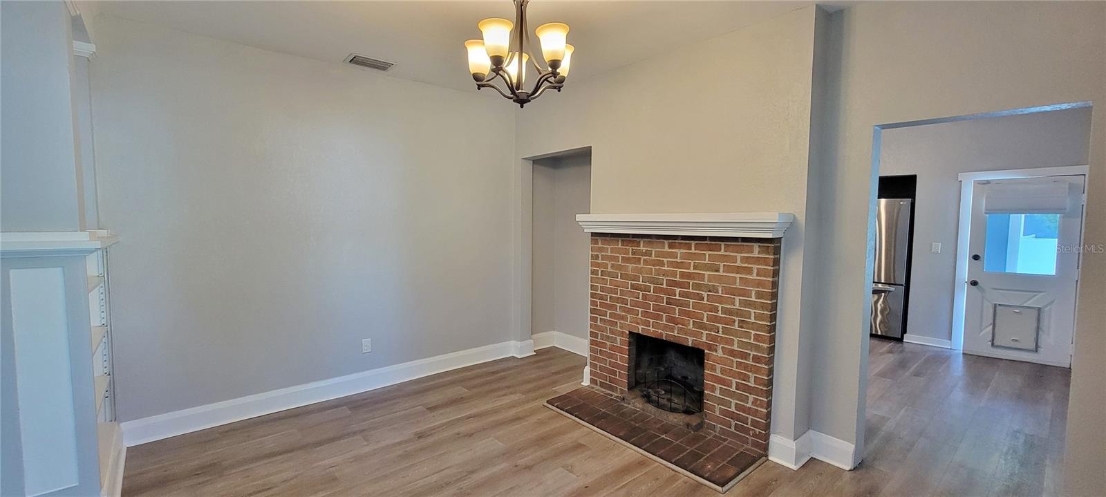 Image 15 of 46 For 1221 Chelsea Street