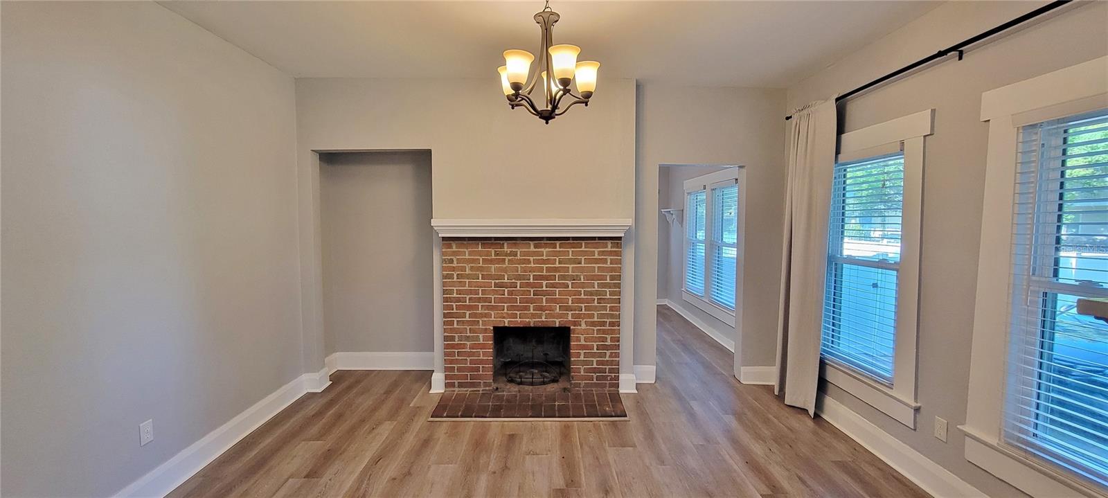Image 16 of 46 For 1221 Chelsea Street