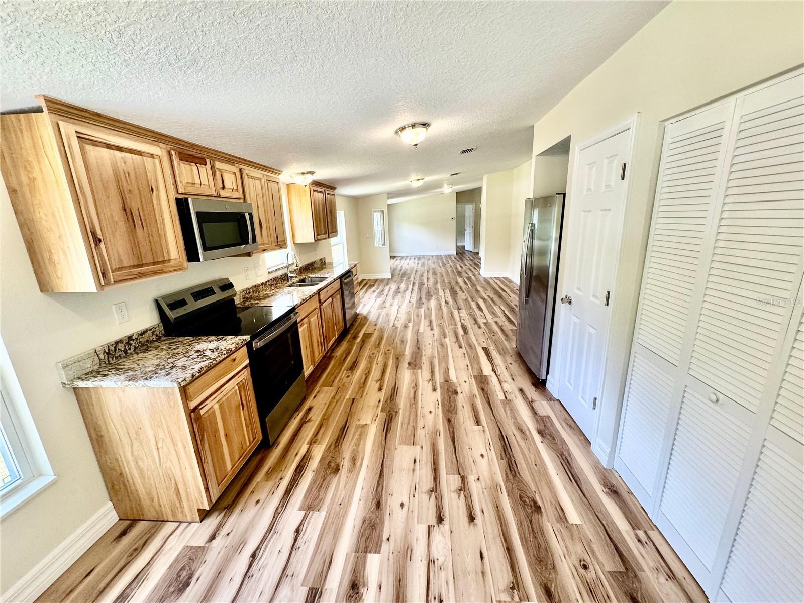 Image 6 of 40 For 9484 Rousseau Street