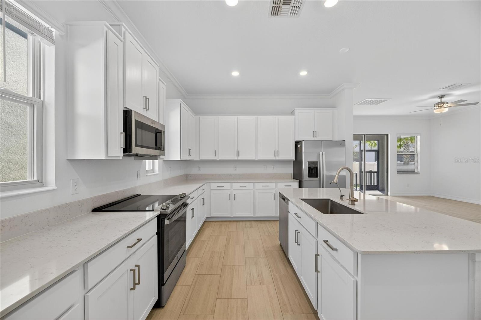 Image 21 of 67 For 7708 Trask Street