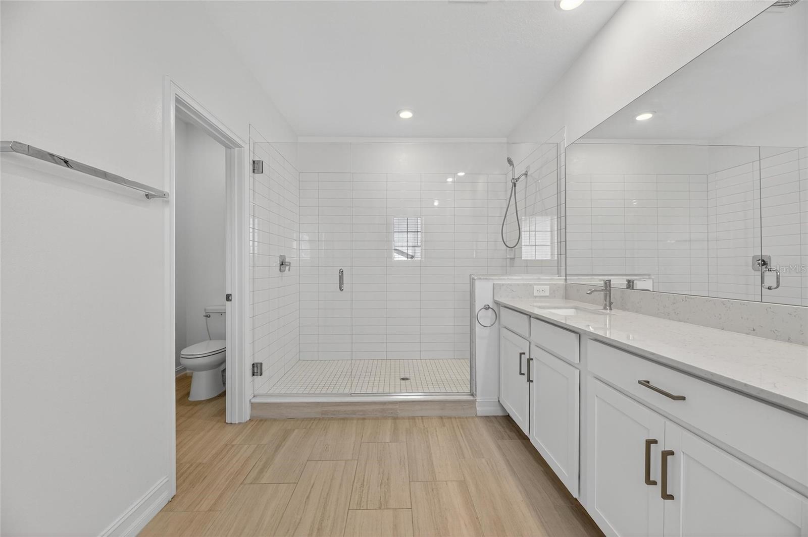 Image 42 of 67 For 7708 Trask Street