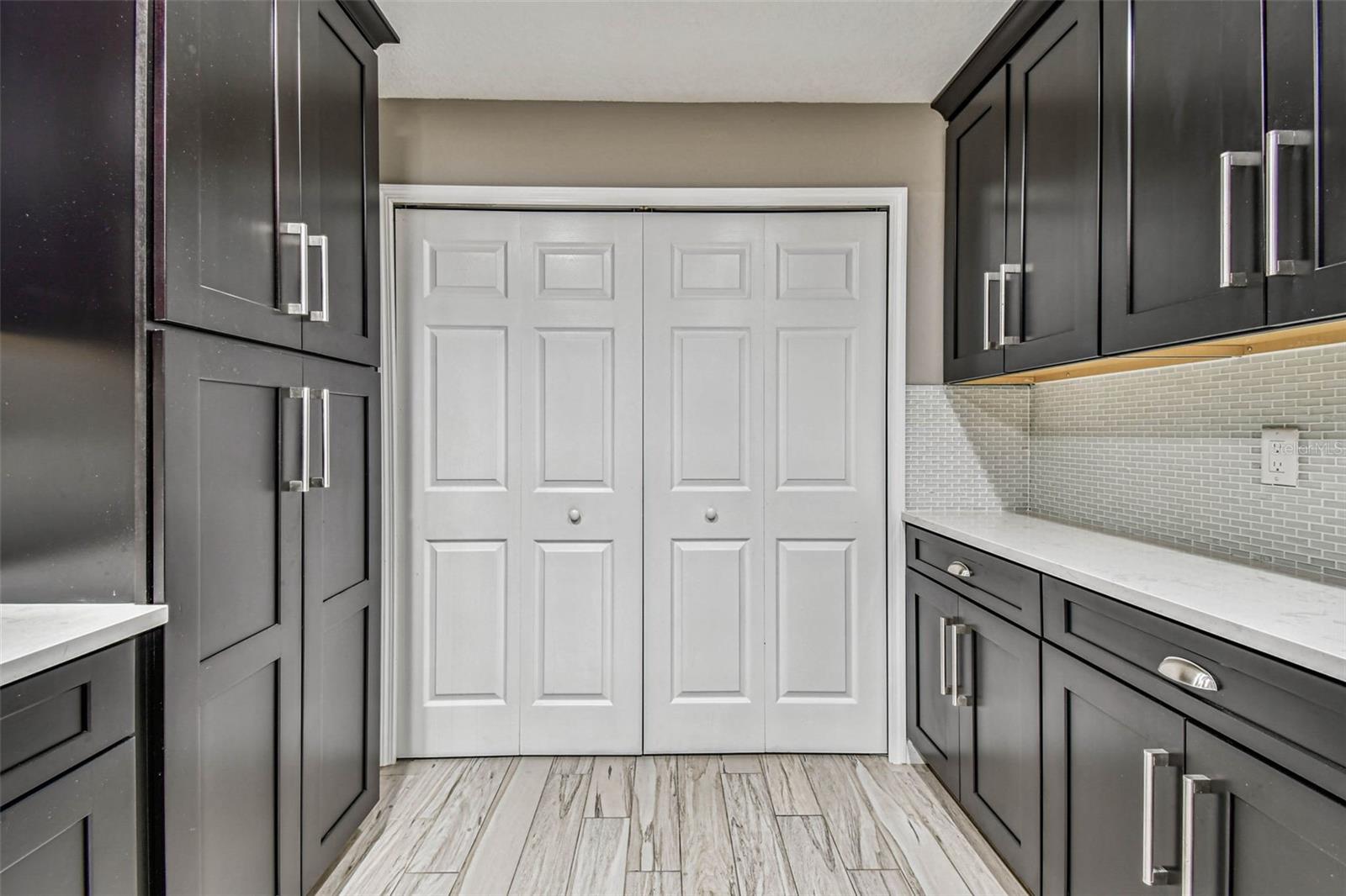 Listing photo id 13 for 3915 90th Terrace N 14