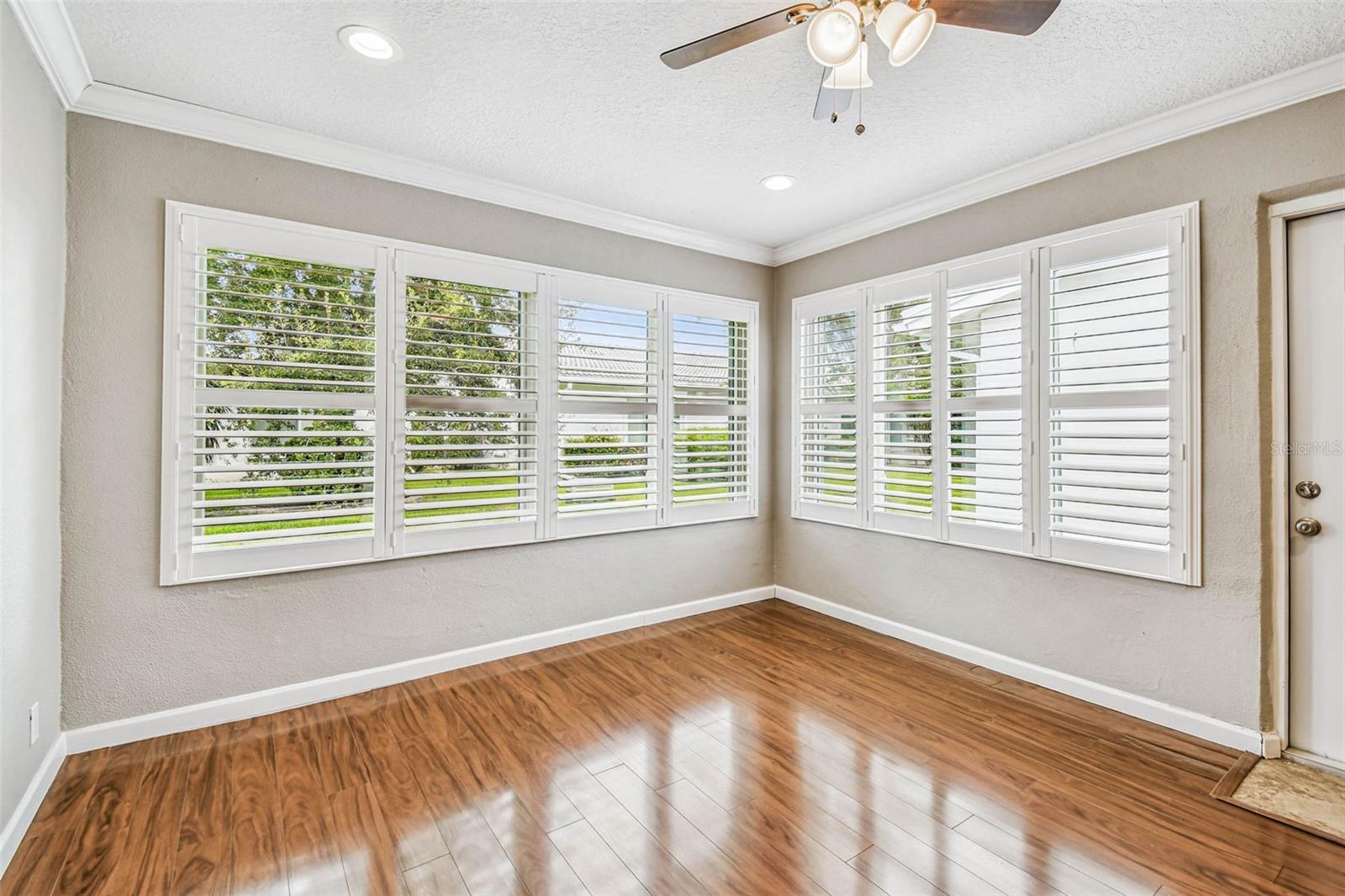 Listing photo id 20 for 3915 90th Terrace N 14