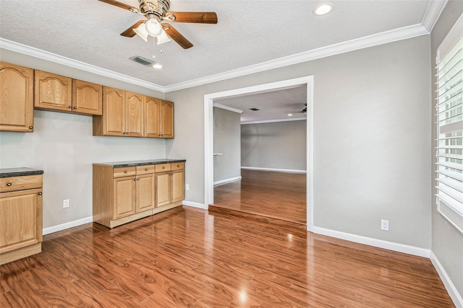 Listing photo id 22 for 3915 90th Terrace N 14