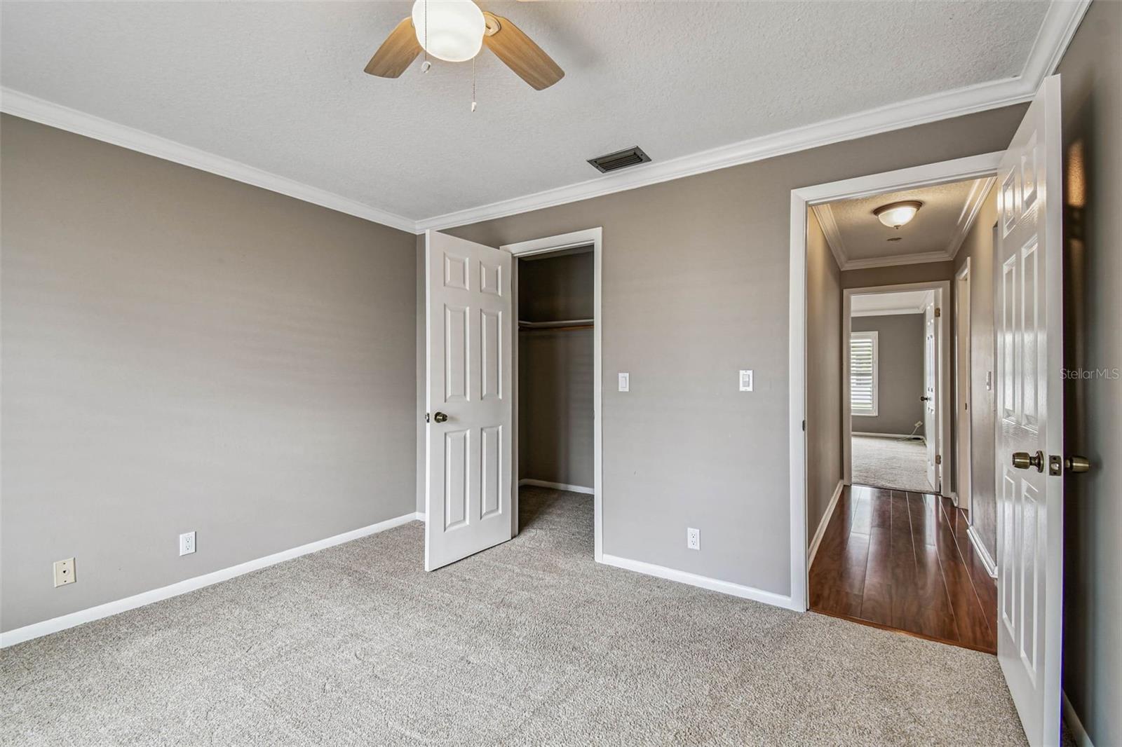 Listing photo id 26 for 3915 90th Terrace N 14