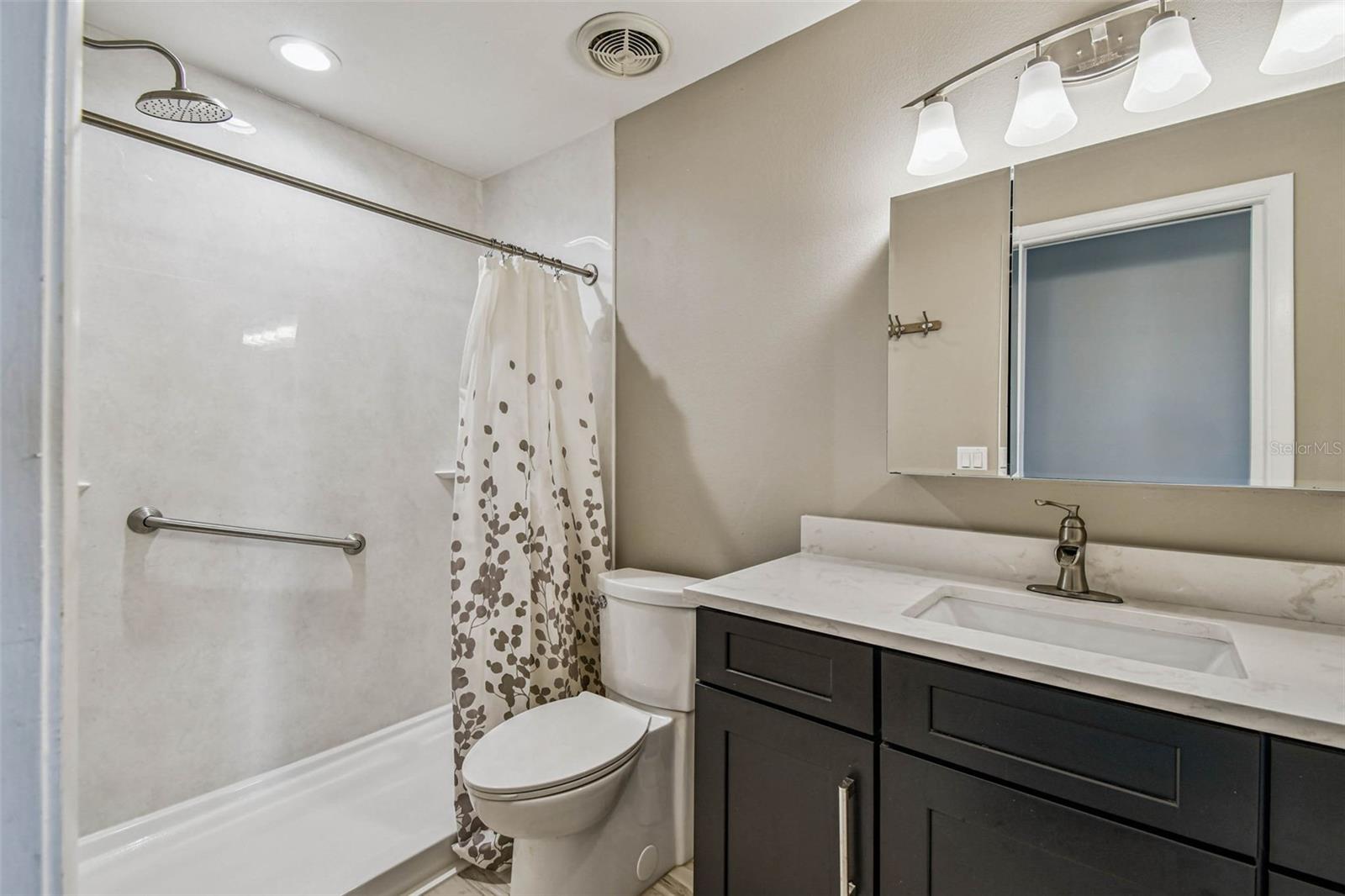 Listing photo id 31 for 3915 90th Terrace N 14