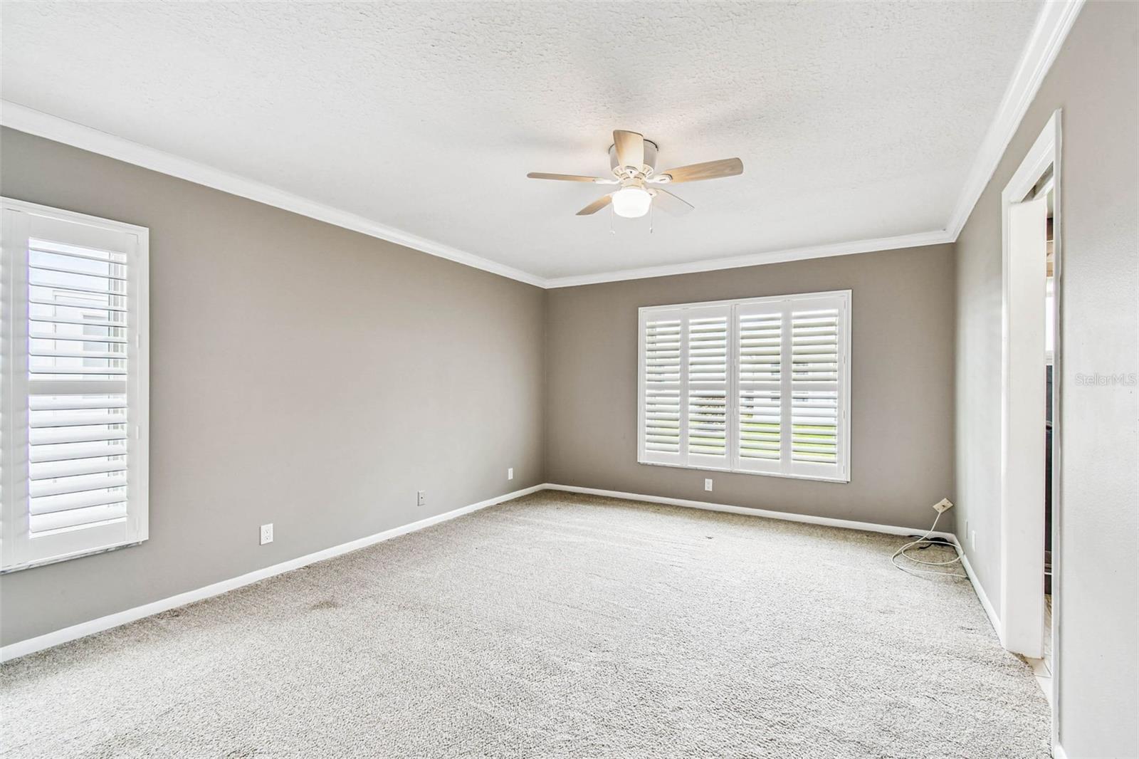 Listing photo id 34 for 3915 90th Terrace N 14