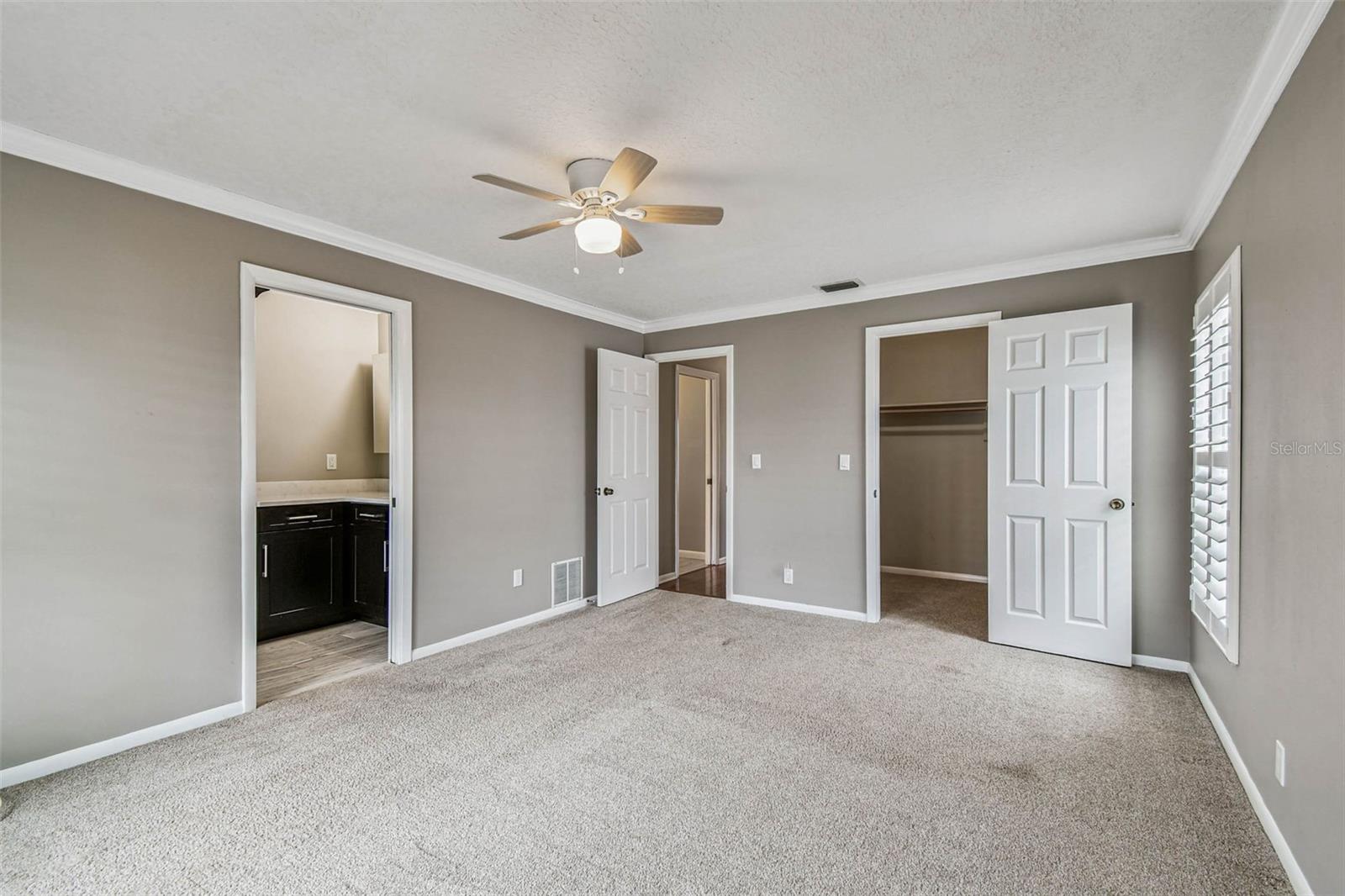 Listing photo id 36 for 3915 90th Terrace N 14