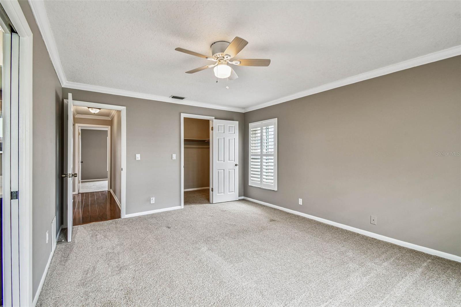 Listing photo id 37 for 3915 90th Terrace N 14