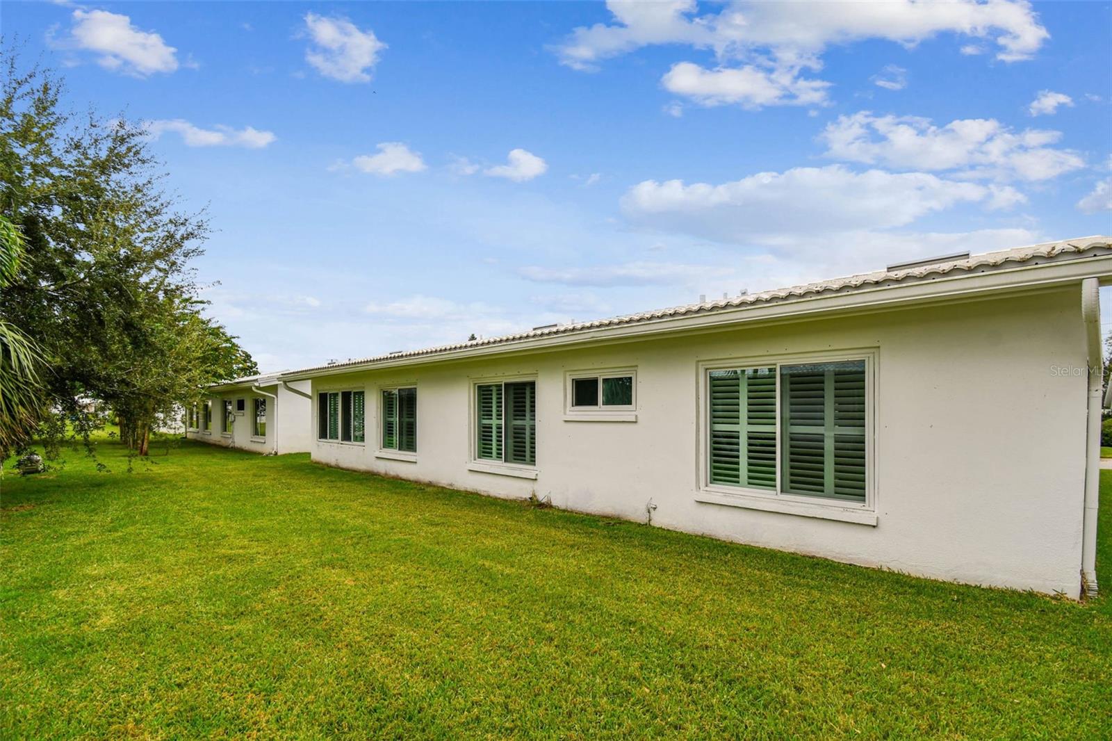 Listing photo id 55 for 3915 90th Terrace N 14