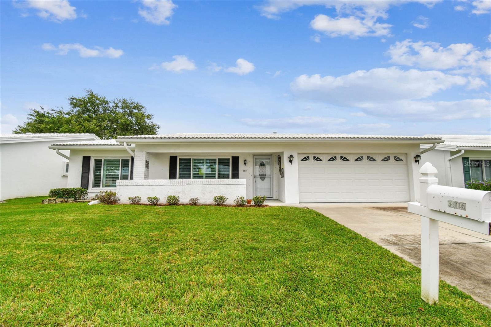 Listing photo id 57 for 3915 90th Terrace N 14