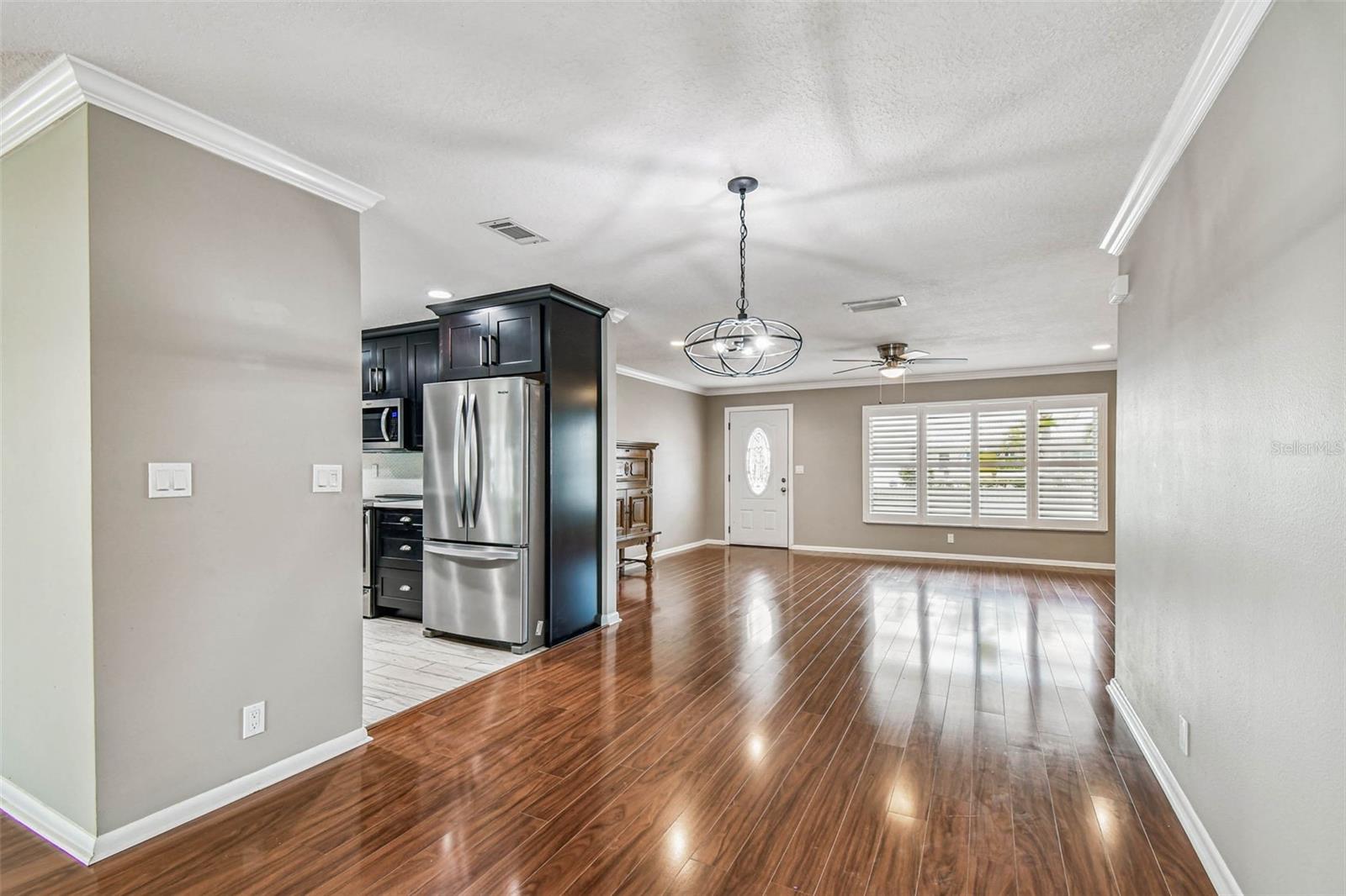 Listing photo id 6 for 3915 90th Terrace N 14