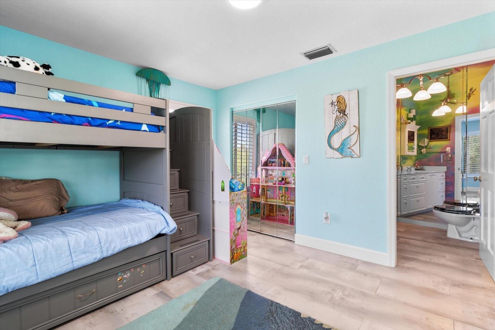 Image 37 of 99 For 13477 Irwin Drive
