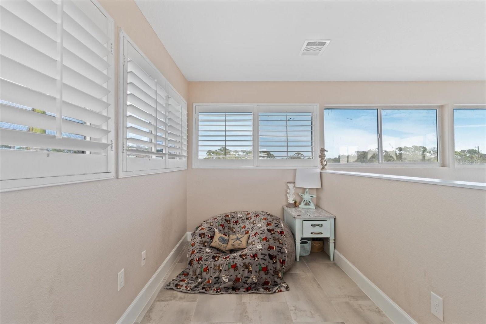 Image 42 of 99 For 13477 Irwin Drive