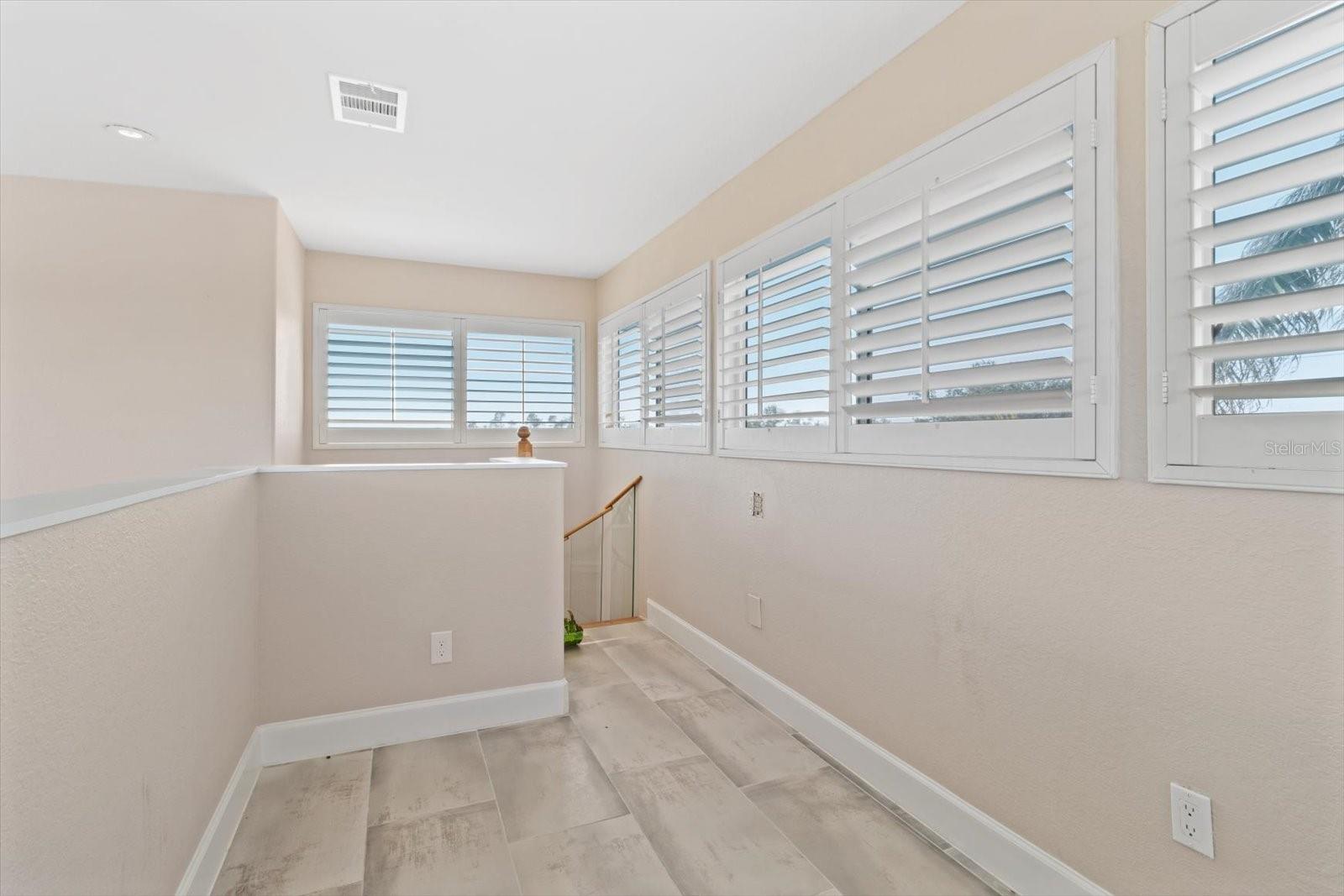 Image 43 of 99 For 13477 Irwin Drive