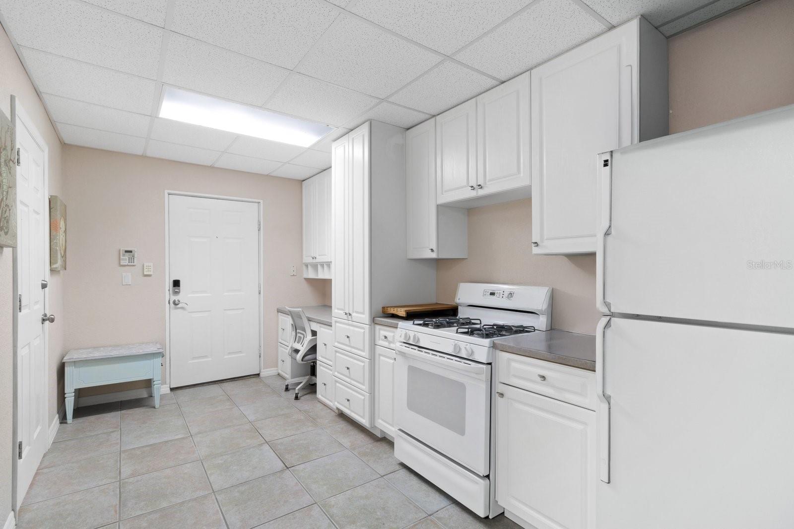 Image 45 of 99 For 13477 Irwin Drive