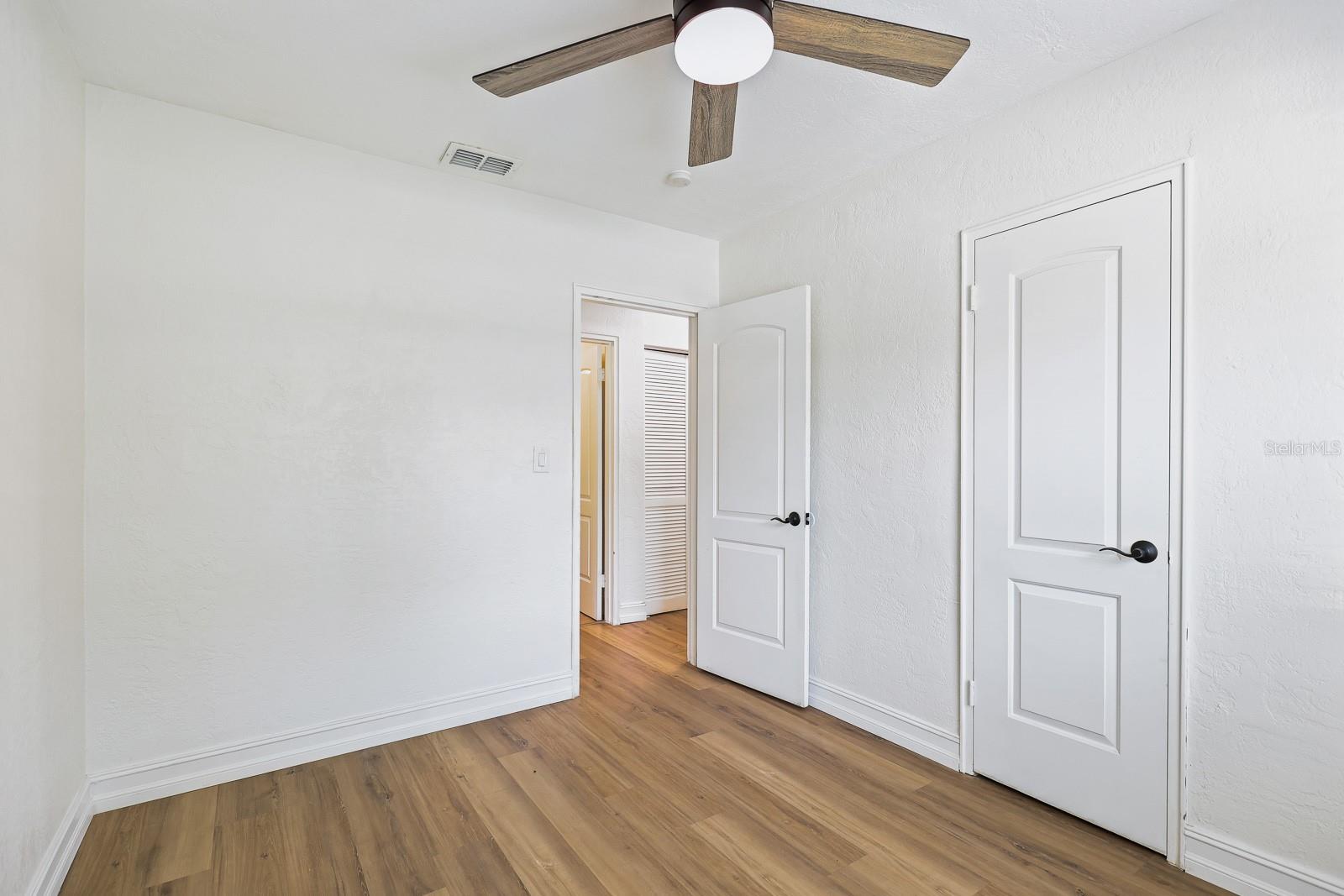 Image 19 of 29 For 4006 Shamrock Road