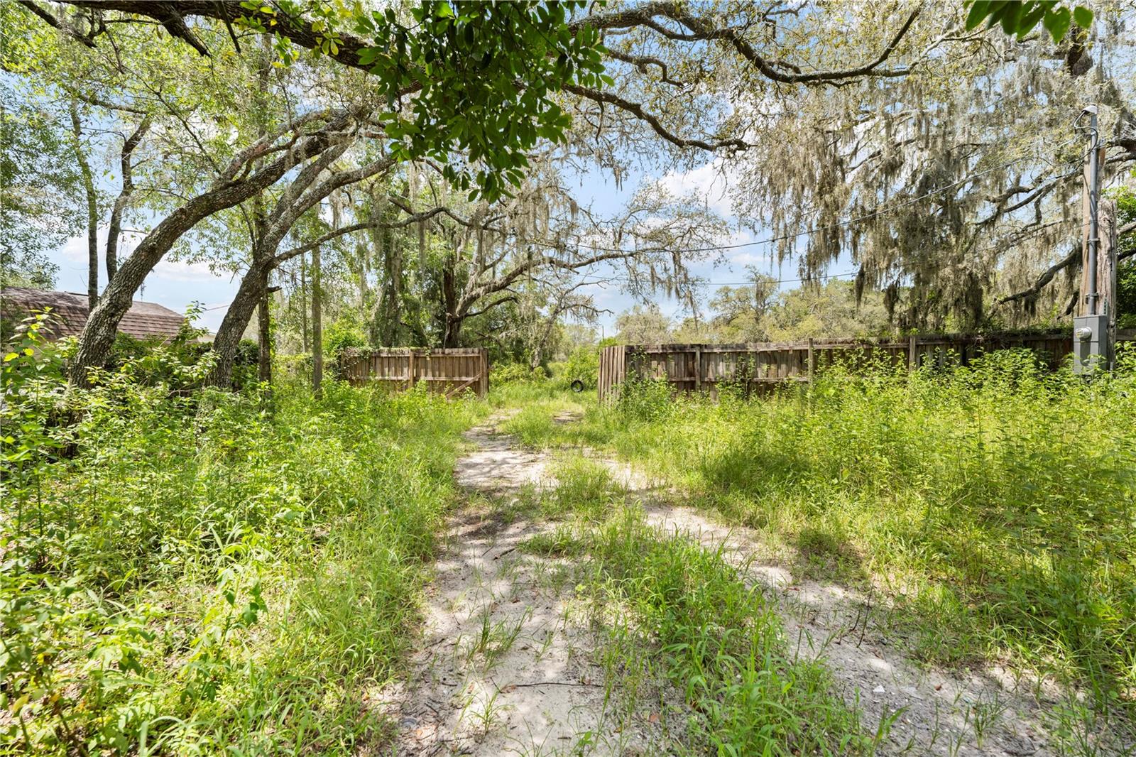Image 13 of 16 For 16710 Monteverde Drive