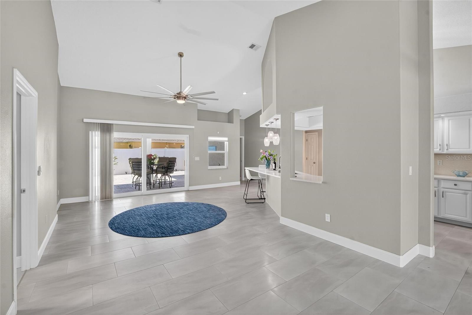 Image 10 of 88 For 912 Landmark Circle S