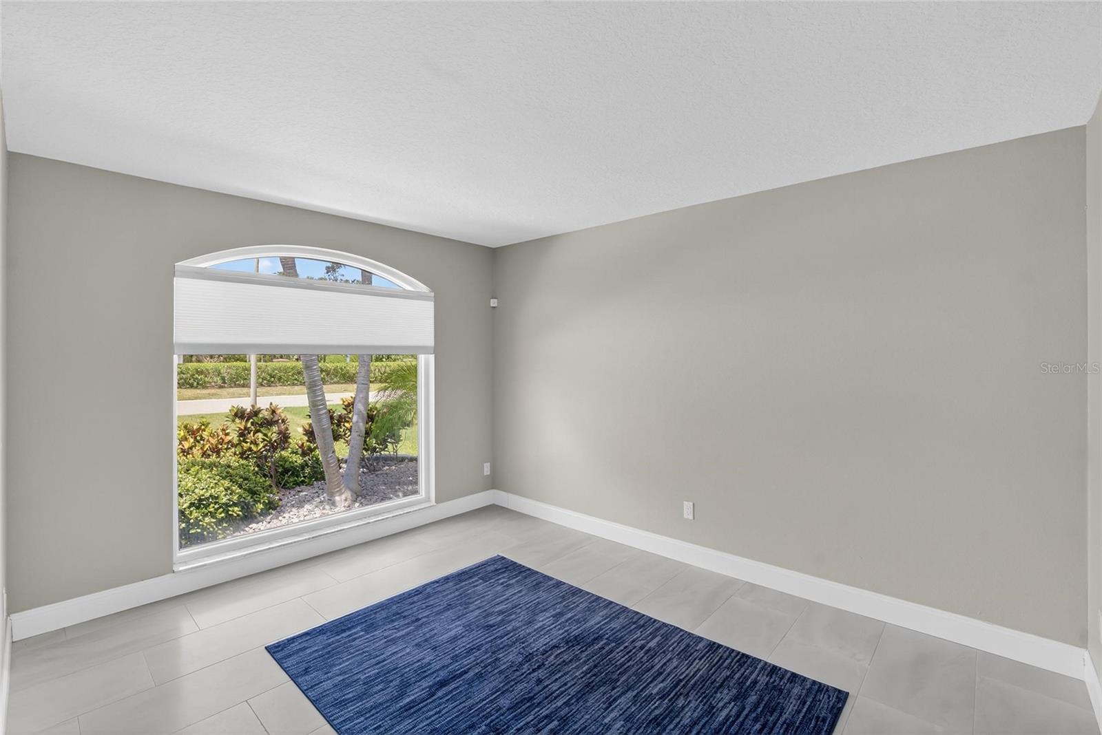Image 12 of 88 For 912 Landmark Circle S
