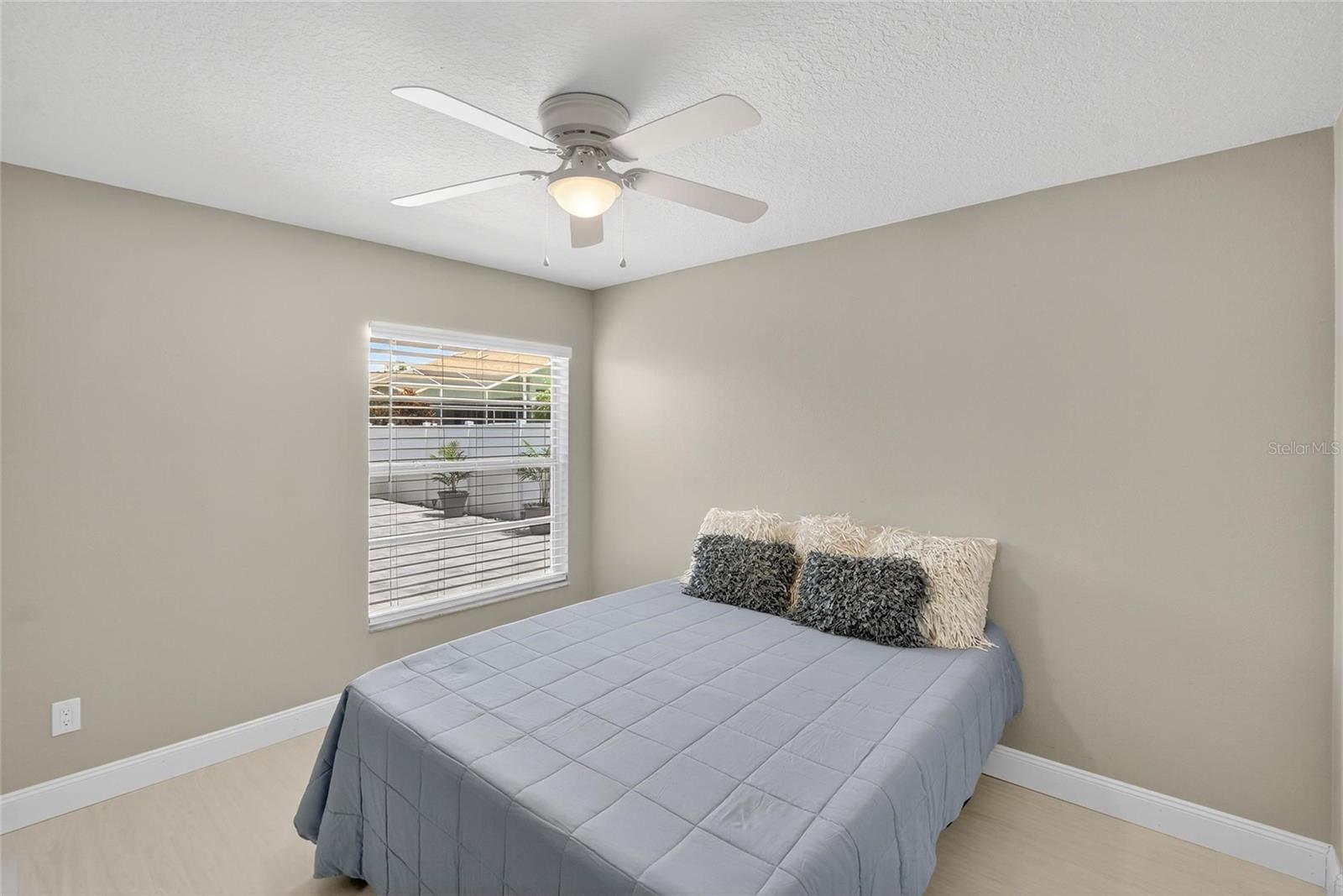 Image 43 of 88 For 912 Landmark Circle S