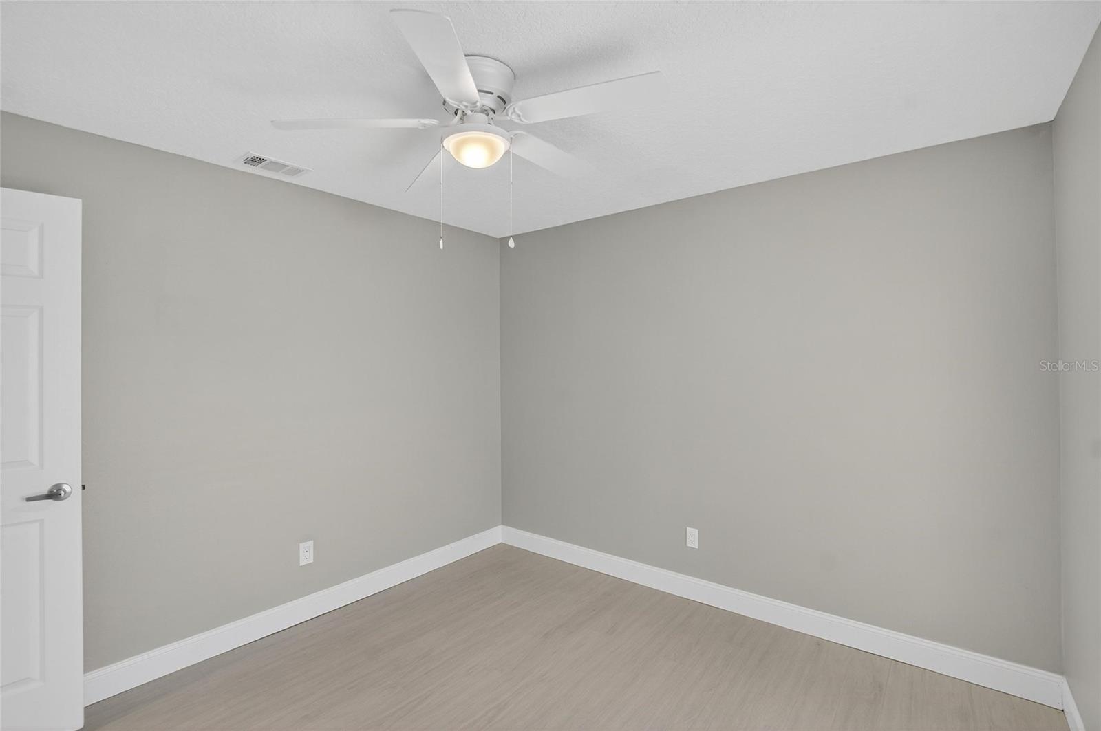 Image 47 of 88 For 912 Landmark Circle S