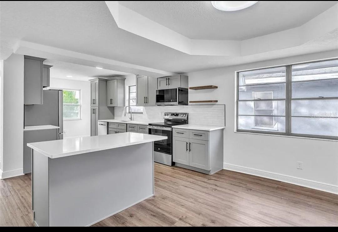 Image 5 of 23 For 3721 9th Avenue S