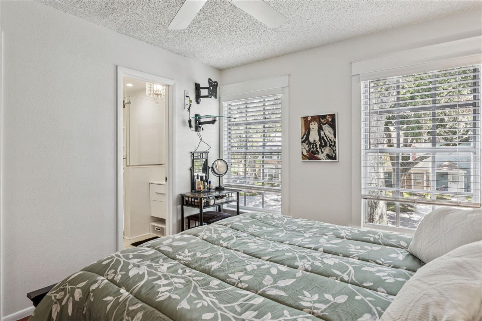 Image 21 of 30 For 16311 Rambling Vine Drive W