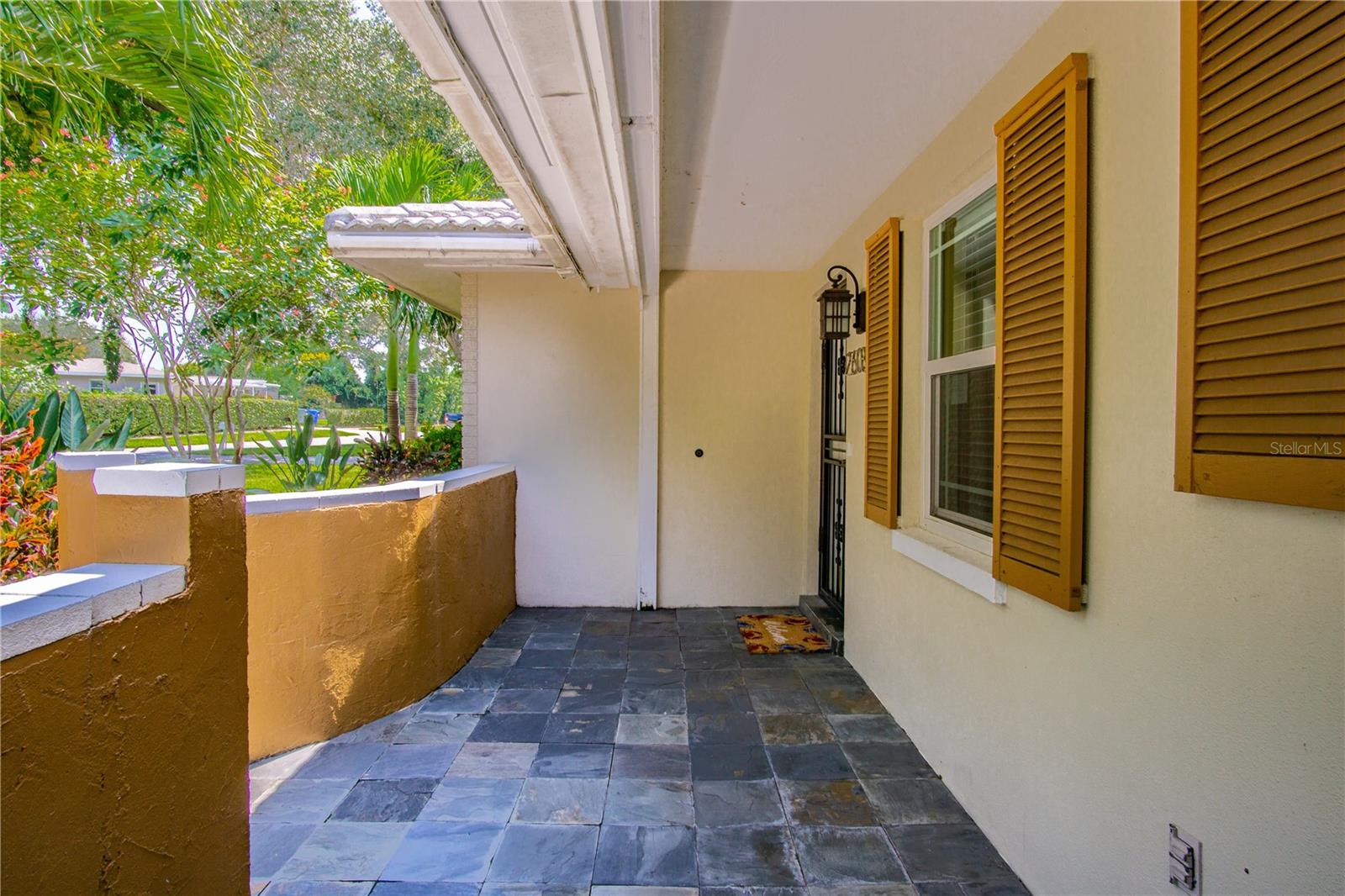 Image 3 of 66 For 2608 10th Avenue Sw