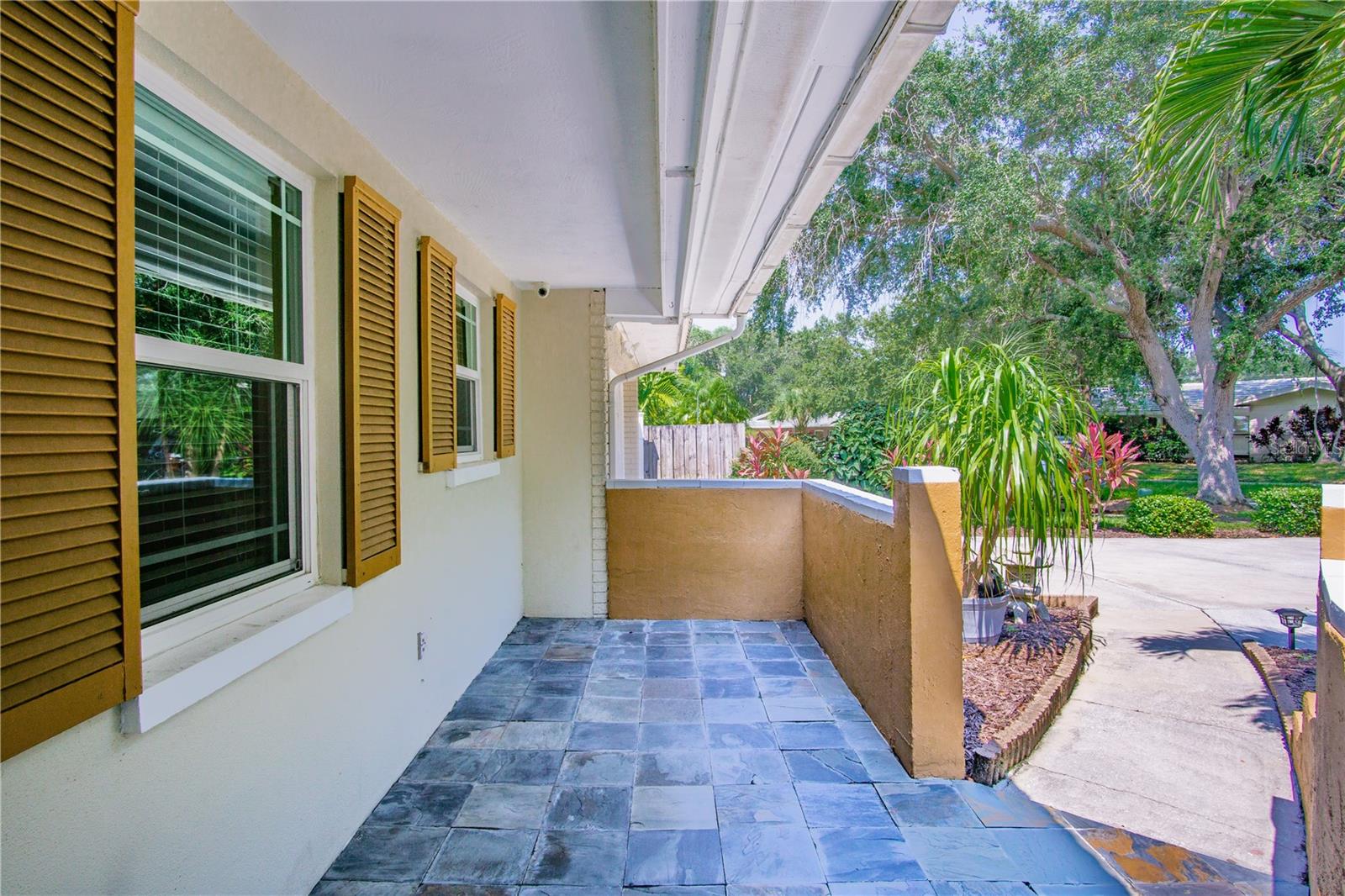 Image 4 of 66 For 2608 10th Avenue Sw