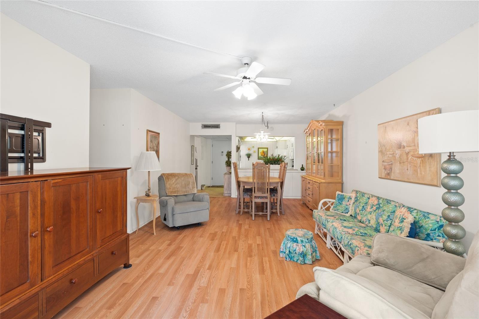 Image 14 of 35 For 12300 Vonn Road 1106