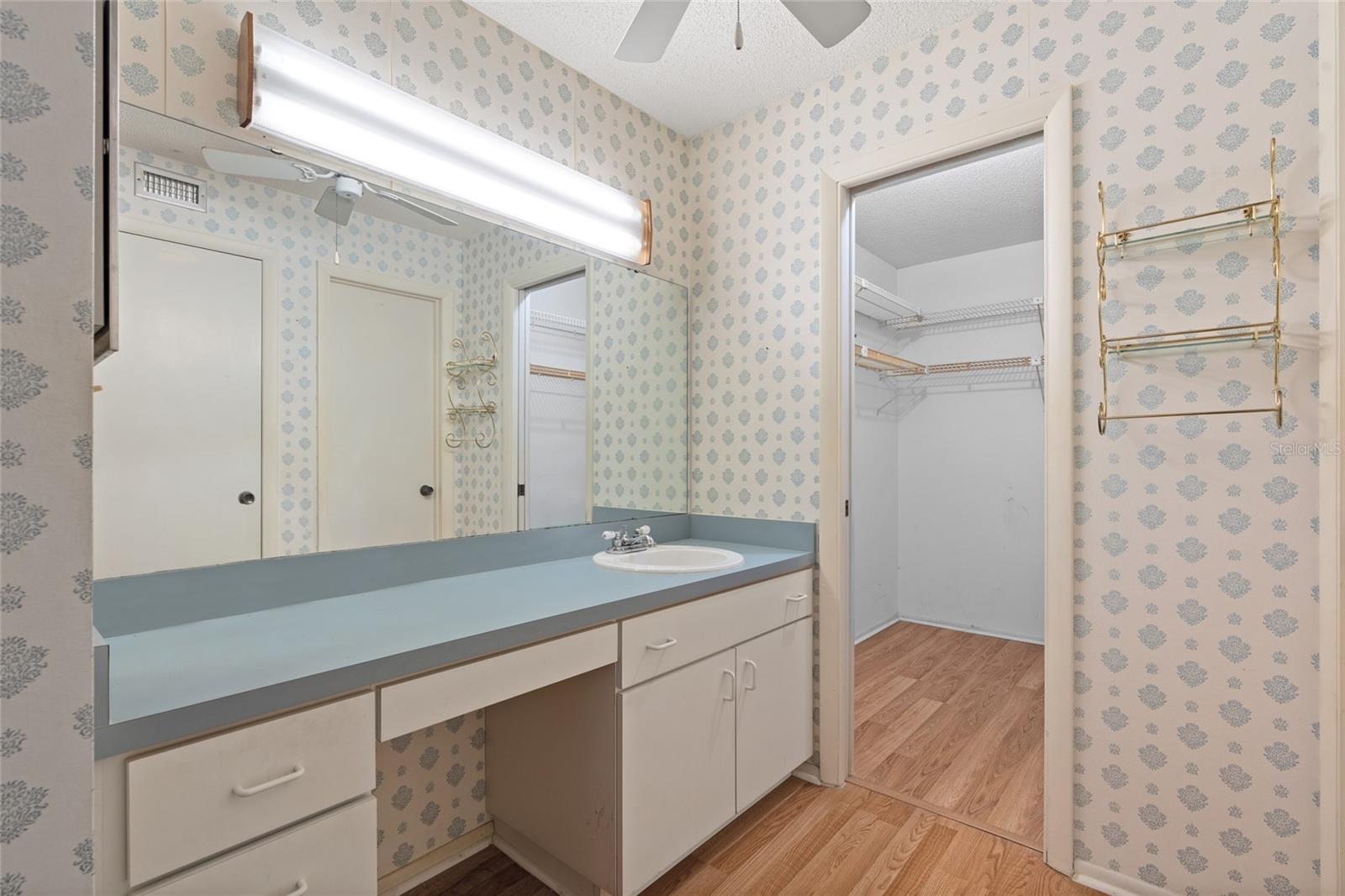 Image 19 of 35 For 12300 Vonn Road 1106