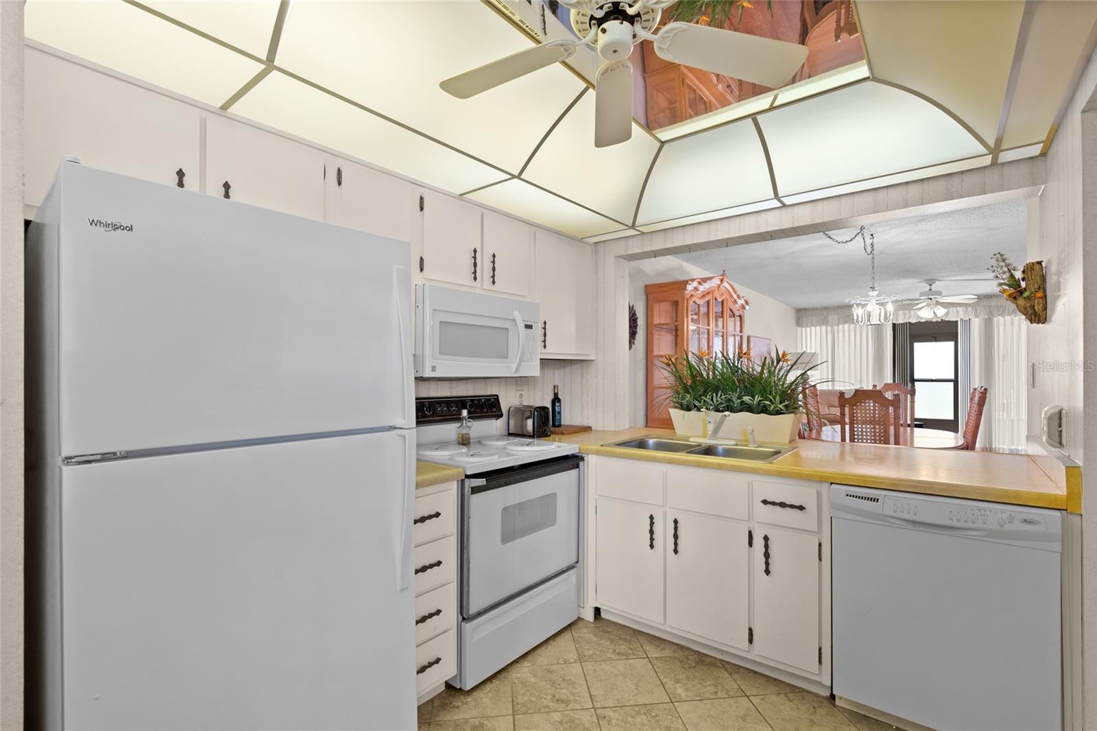 Image 7 of 35 For 12300 Vonn Road 1106