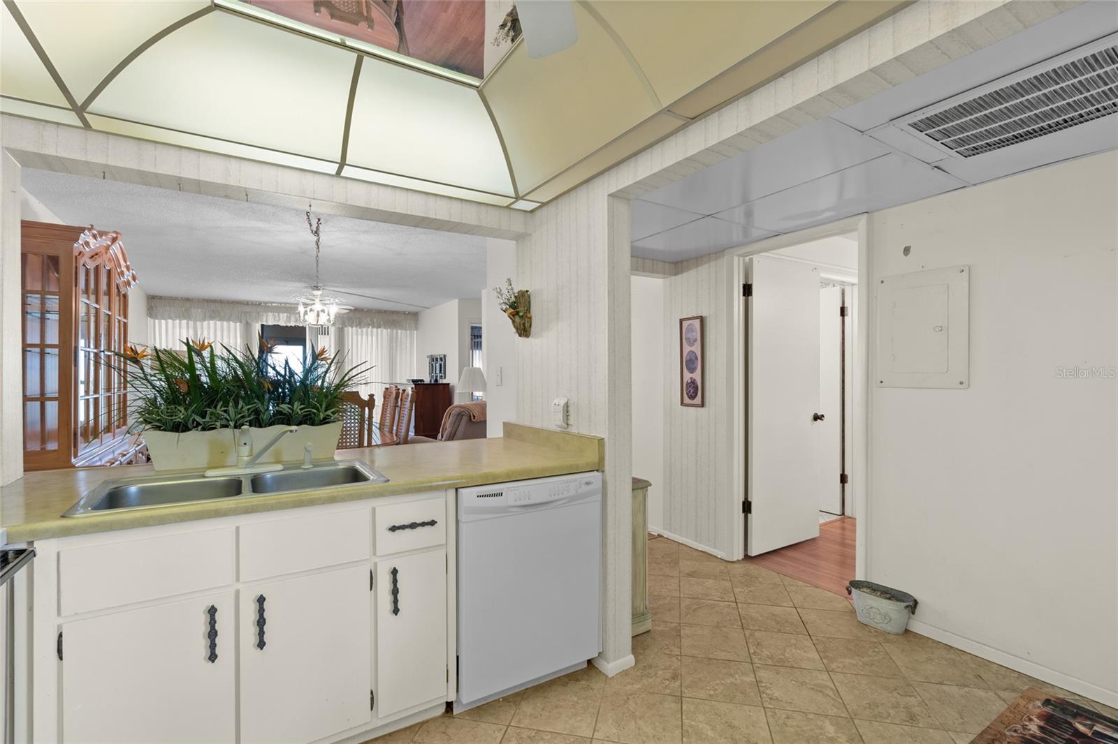 Image 8 of 35 For 12300 Vonn Road 1106
