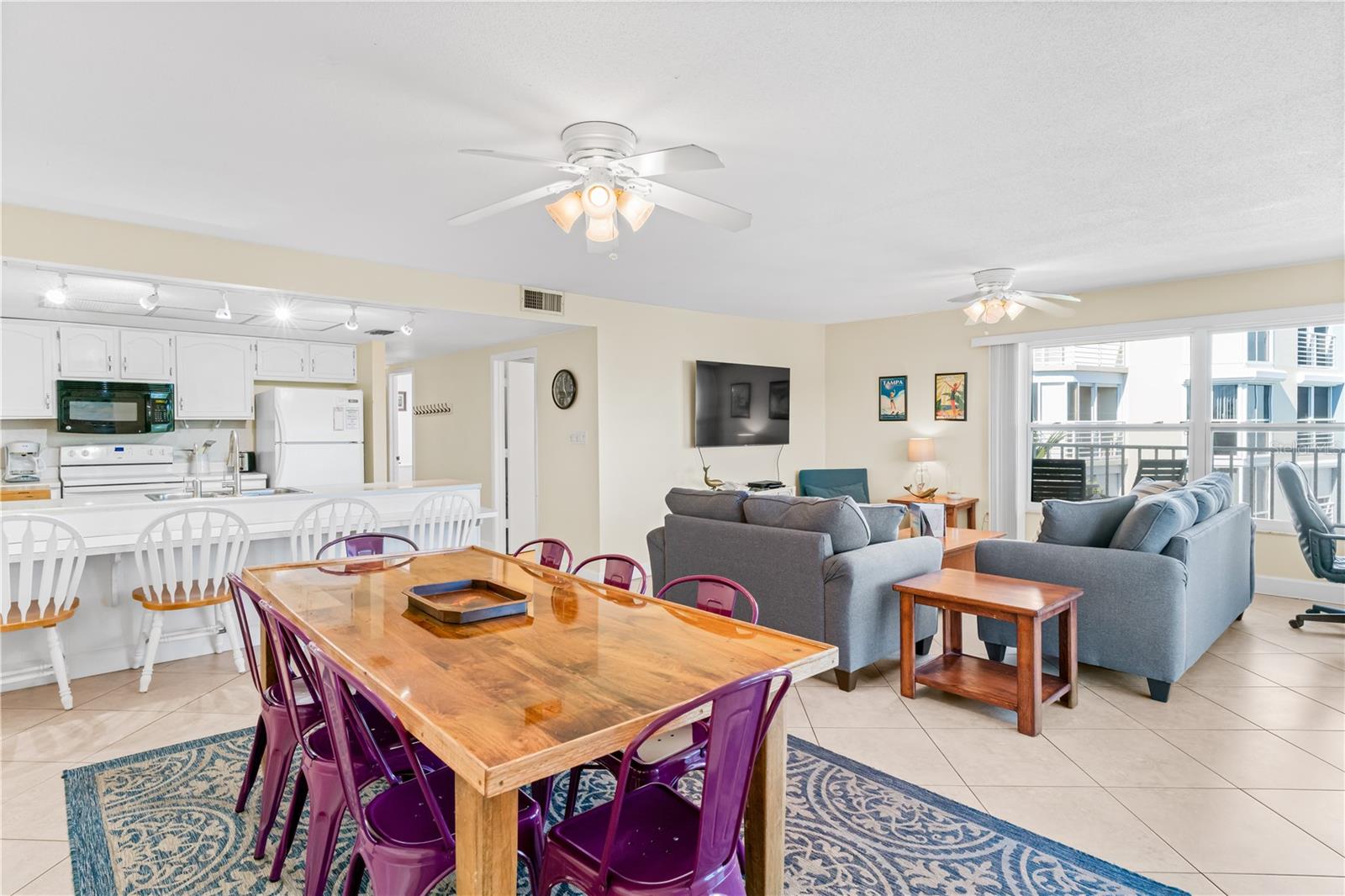 Image 13 of 59 For 19610 Gulf Boulevard 409