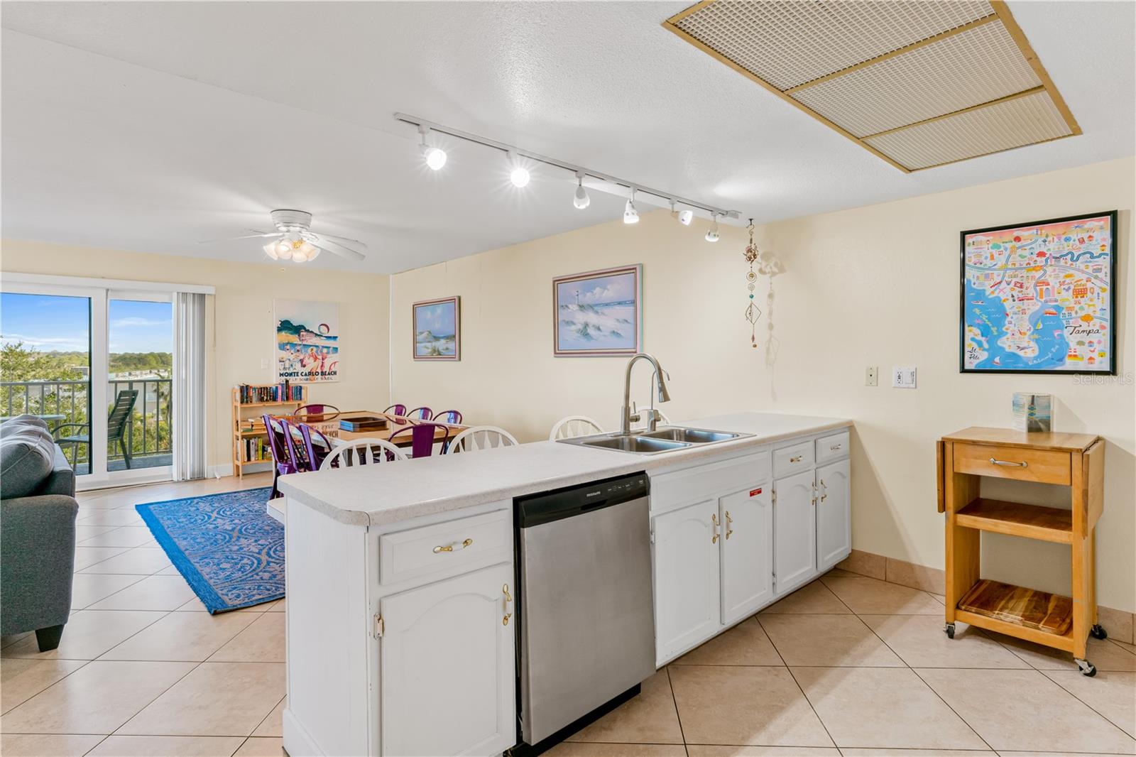 Image 17 of 59 For 19610 Gulf Boulevard 409