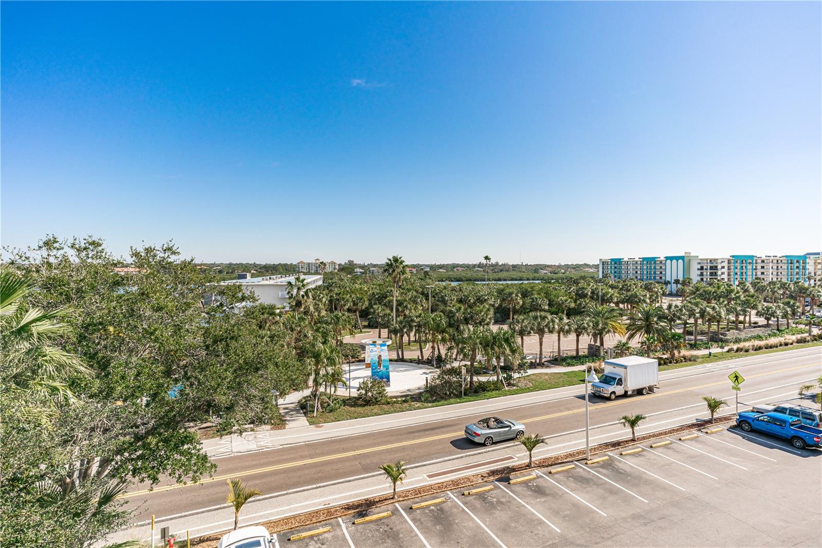Image 32 of 59 For 19610 Gulf Boulevard 409